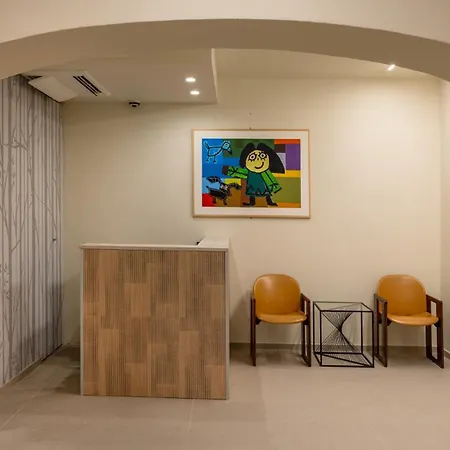 De La - Self Check-in Hotel Fidenza
